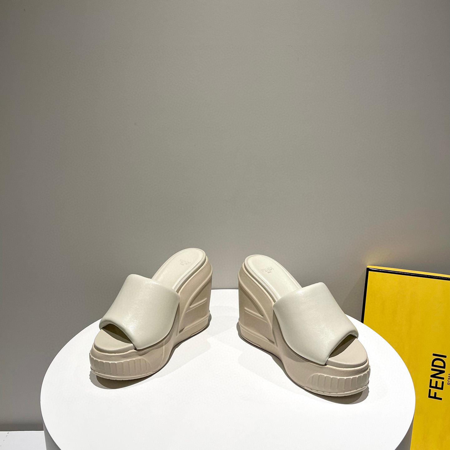 Fendi Fashion Show Beige Nappa Leather Slides - EUR FASHION