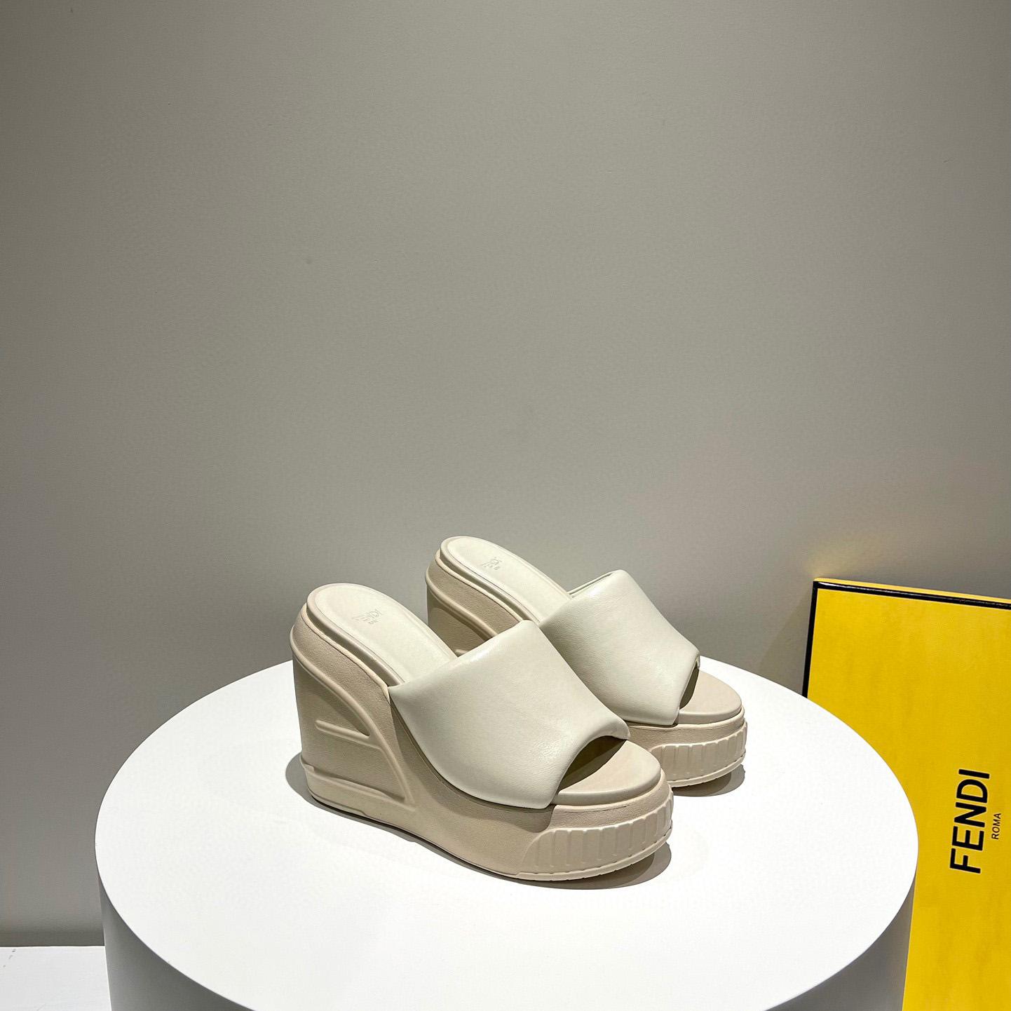 Fendi Fashion Show Beige Nappa Leather Slides - EUR FASHION