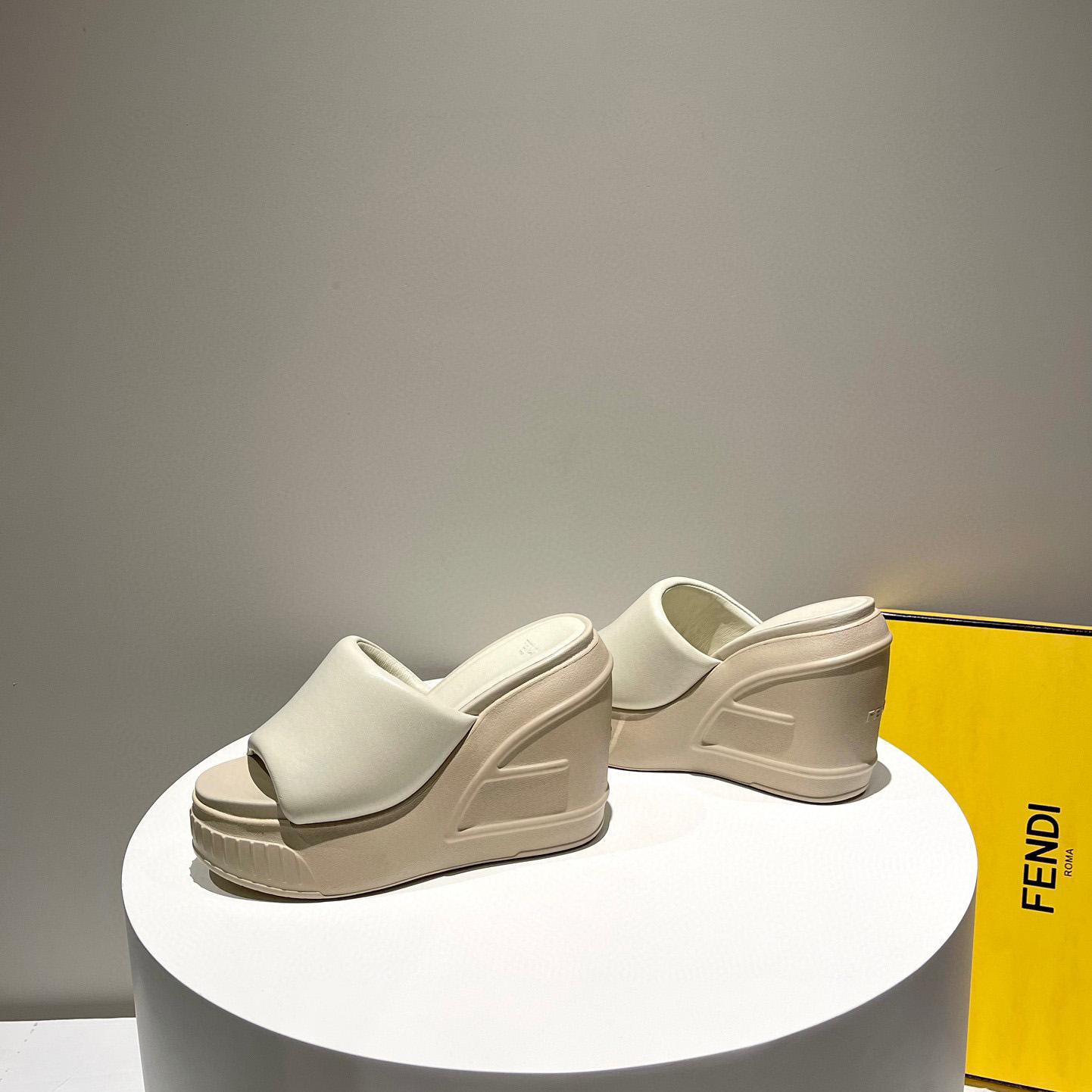 Fendi Fashion Show Beige Nappa Leather Slides - EUR FASHION