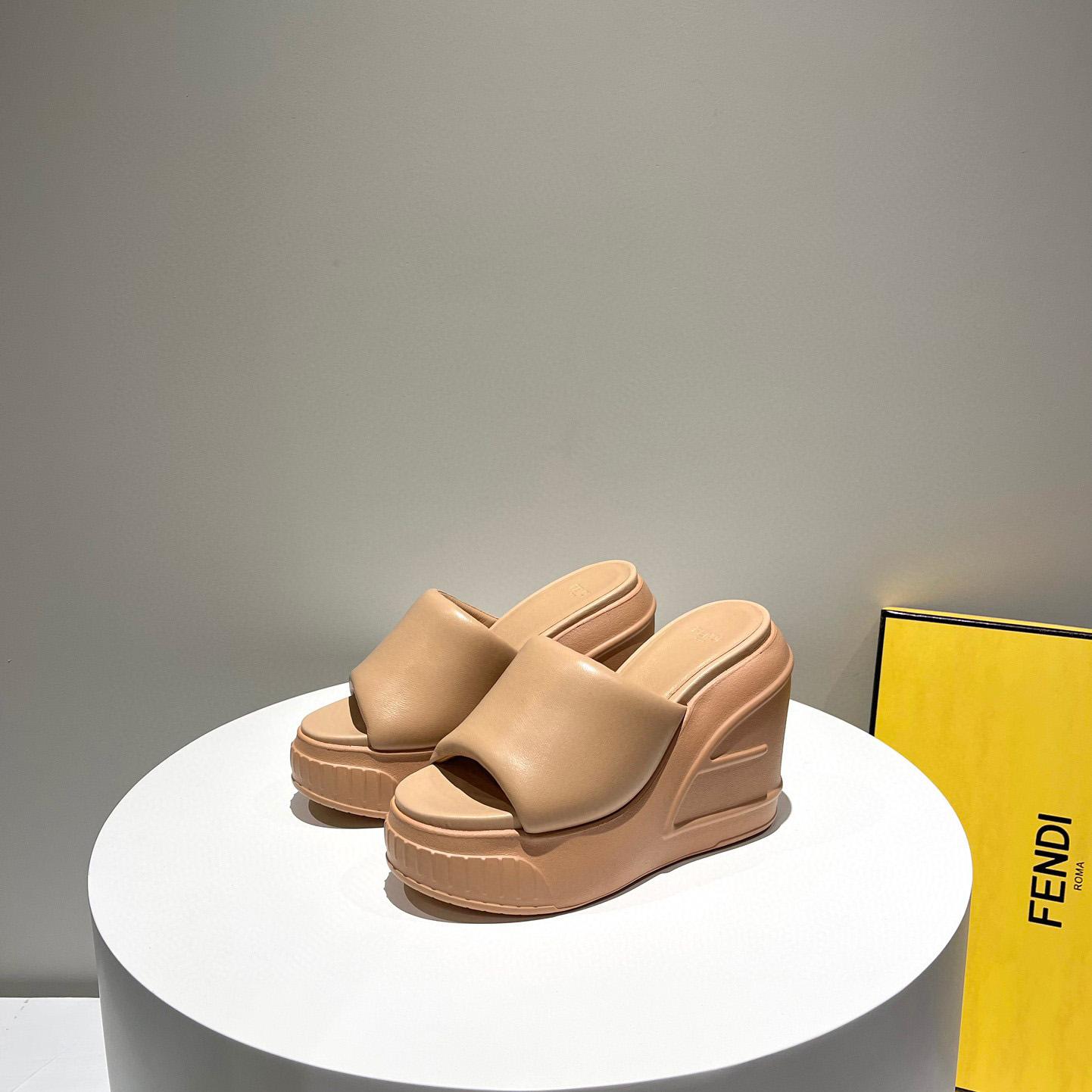 Fendi Fashion Show Beige Nappa Leather Slides - EUR FASHION