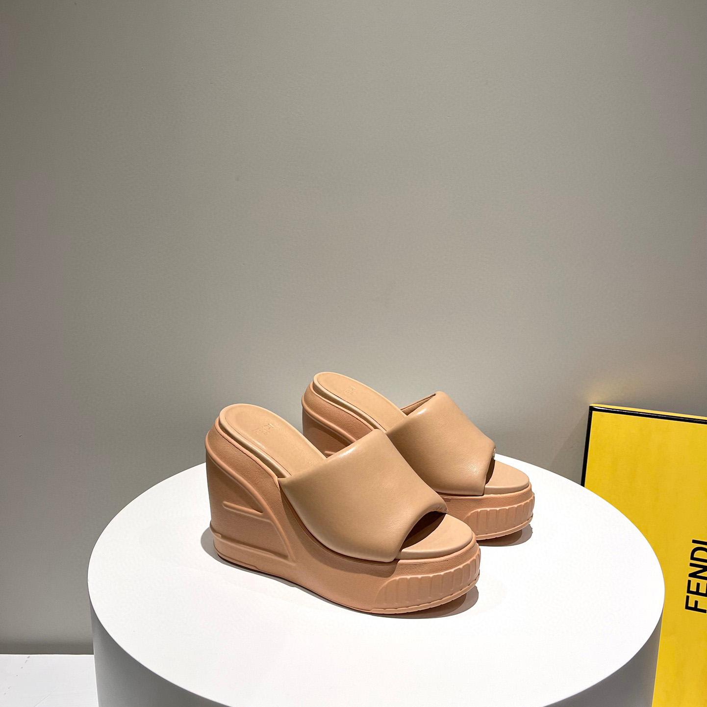 Fendi Fashion Show Beige Nappa Leather Slides - EUR FASHION