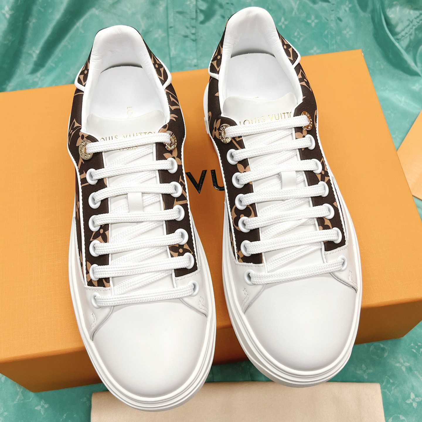 Louis Vuitton Time Out Sneaker (upon uk size)   - EUR FASHION