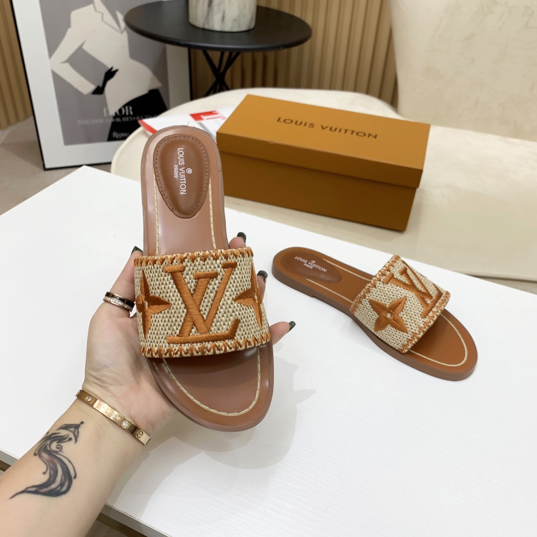 Louis Vuitton Lock It Flat Mule - EUR FASHION