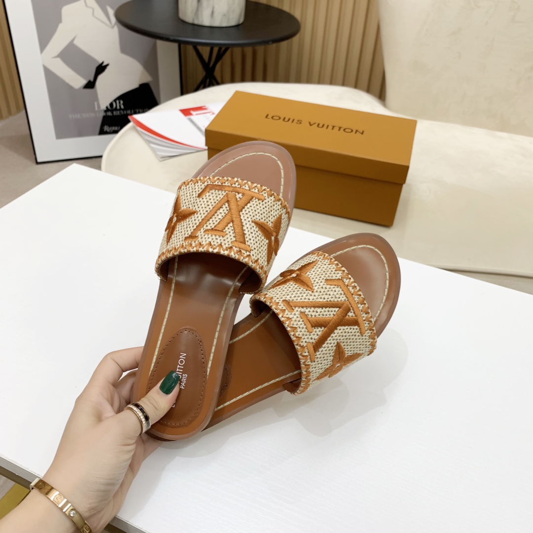 Louis Vuitton Lock It Flat Mule - EUR FASHION