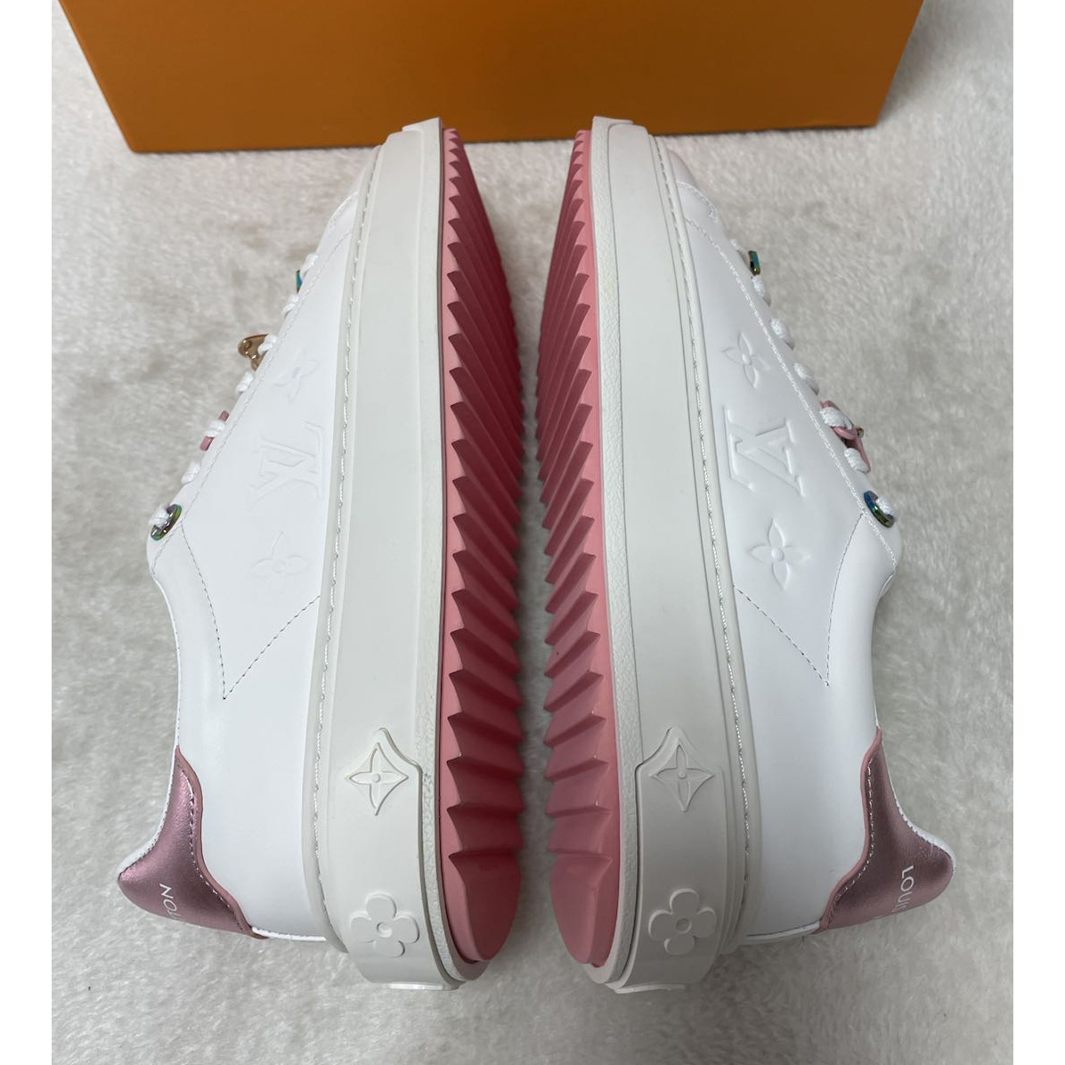 Louis Vuitton Time Out Sneaker (upon uk size)      - EUR FASHION