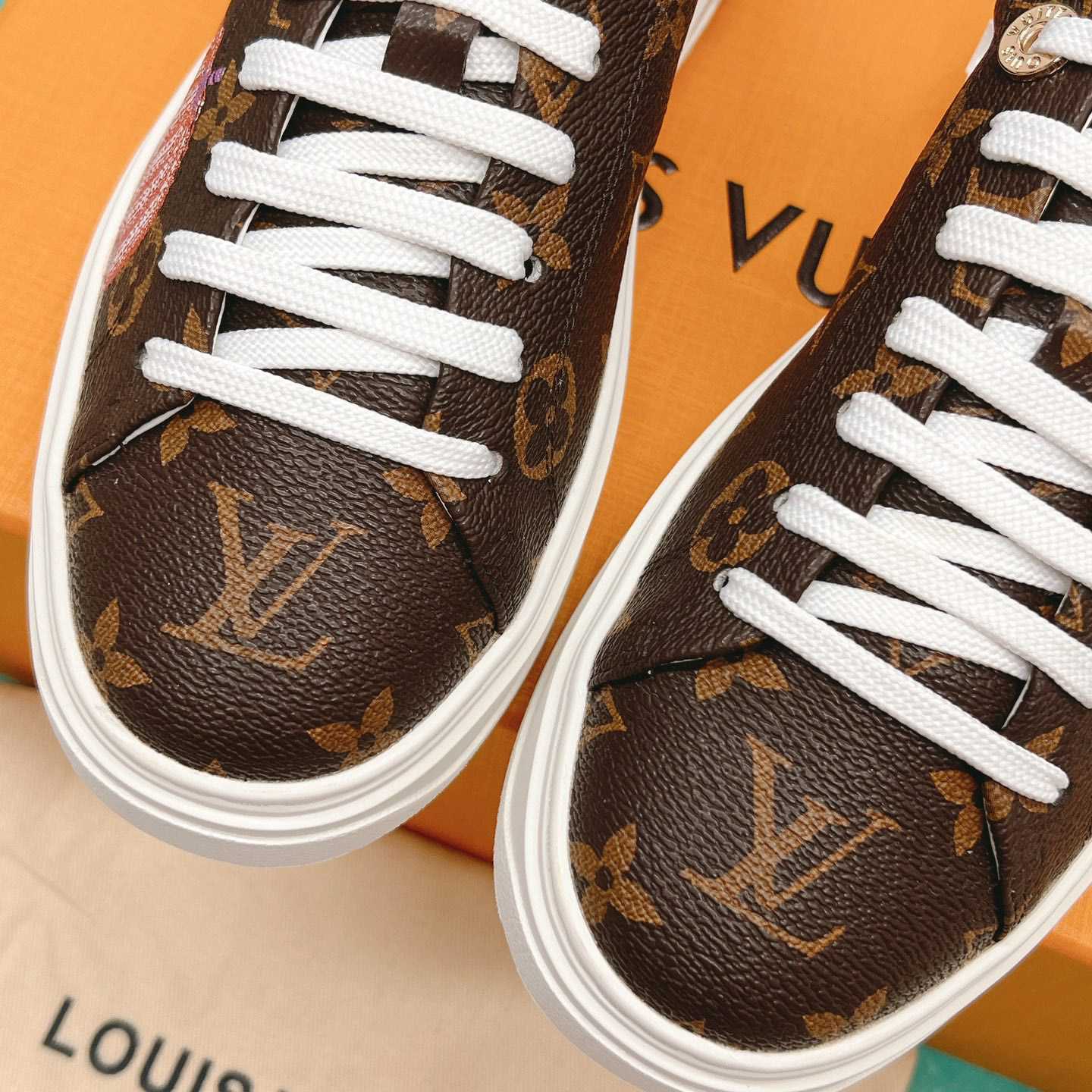 Louis Vuitton LV x YK Time Out Sneaker (upon uk size)   - EUR FASHION