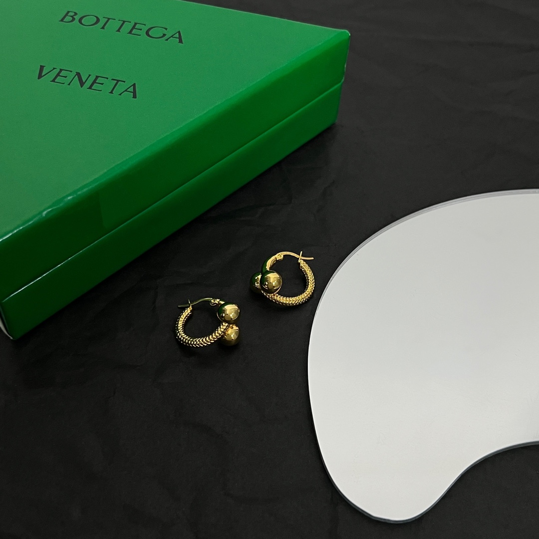 Bottega Veneta Intreccio Hoop Earrings - EUR FASHION