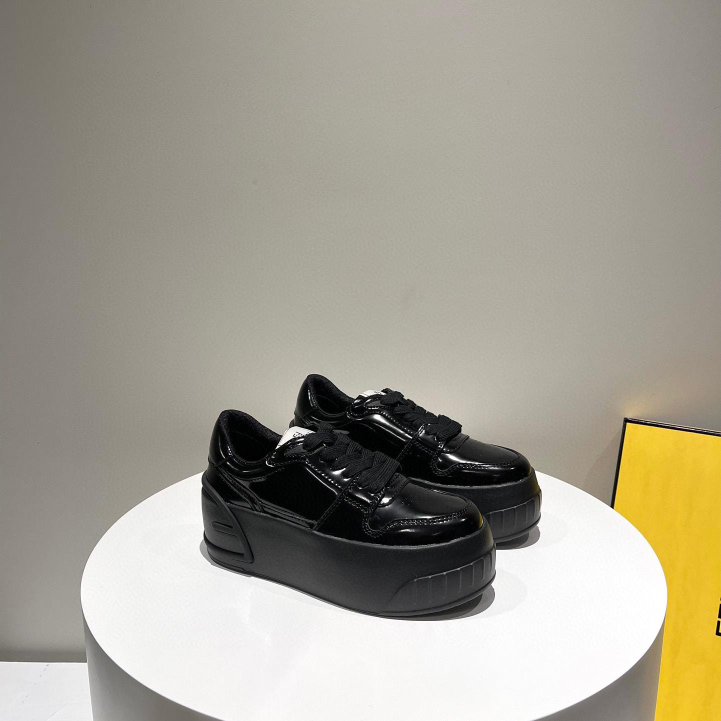 Fendi Fashion Show Black Leather Low-Tops Sneaker  - EUR FASHION