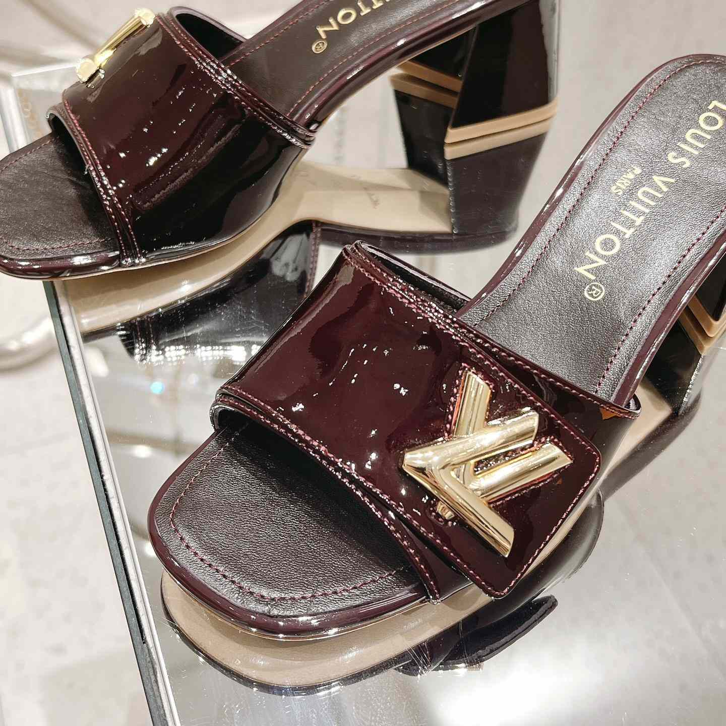 Louis Vuitton Shake Mule   1ABIDW - EUR FASHION