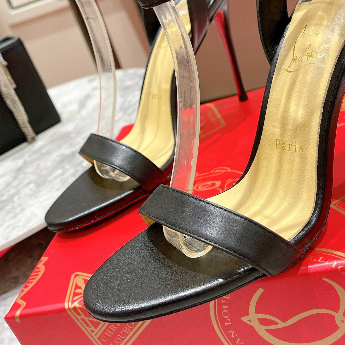 Christian Louboutin Loubigirl  - EUR FASHION