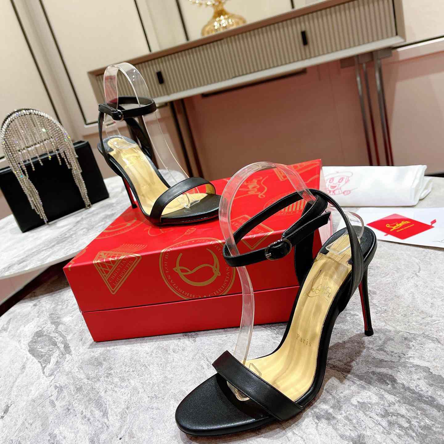 Christian Louboutin Loubigirl  - EUR FASHION