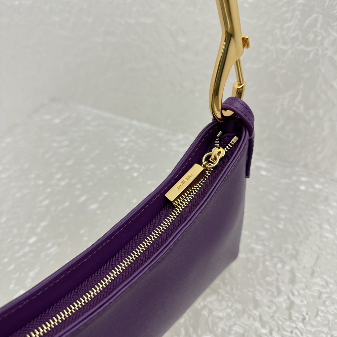 Jacquemus Le Bisou Mousqueton Carabiner Strap Shoulder Bag - EUR FASHION