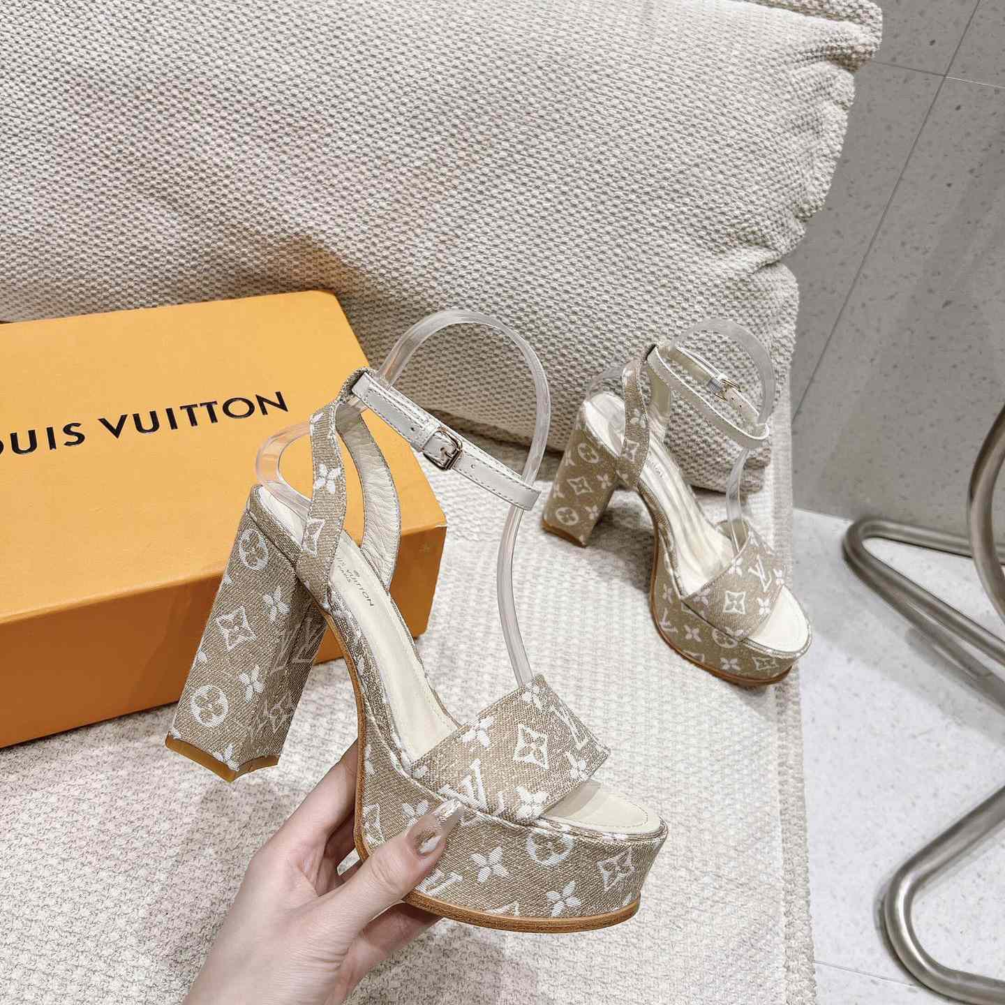 Louis Vuitton Fame Platform Sandal   1AAZCF - EUR FASHION