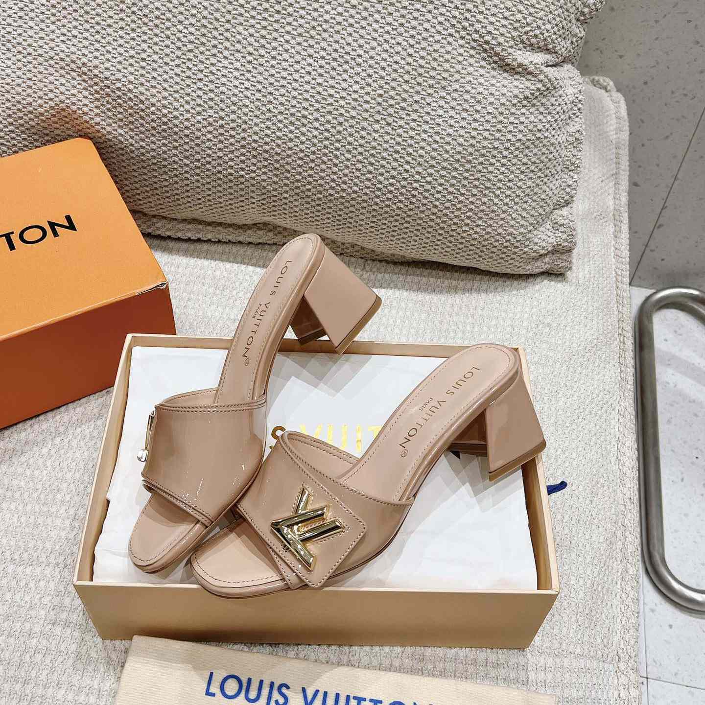 Louis Vuitton Shake Mule   1ABID2 - EUR FASHION