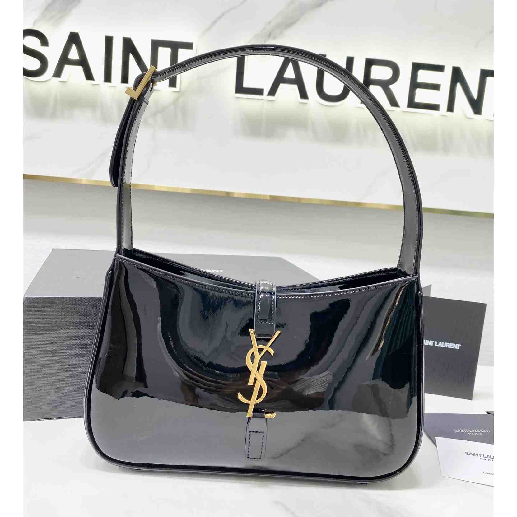 Saint Laurent Le 5 À 7 In Patent Leather - EUR FASHION