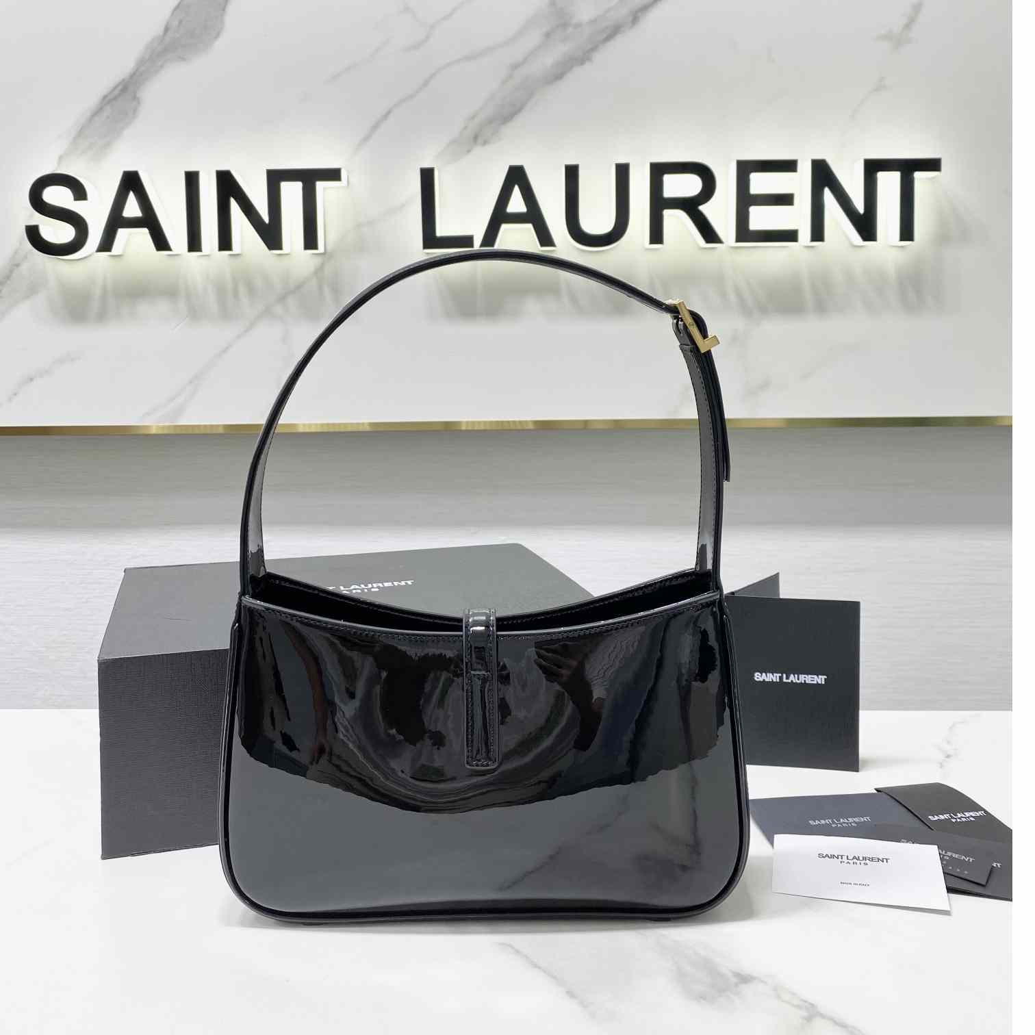 Saint Laurent Le 5 À 7 In Patent Leather - EUR FASHION