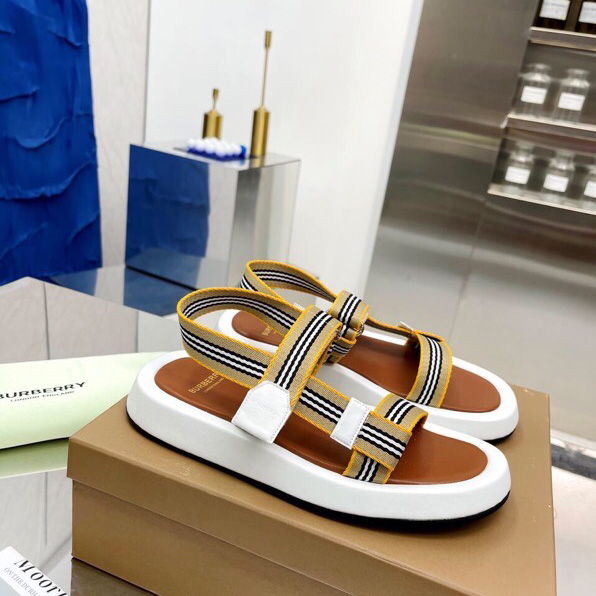 Burberry Icon Stripe Flat Sandals - EUR FASHION