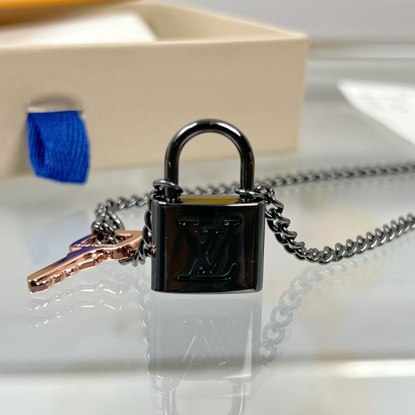 Louis Vuitton LV Padlock Pendant   M01149 - EUR FASHION