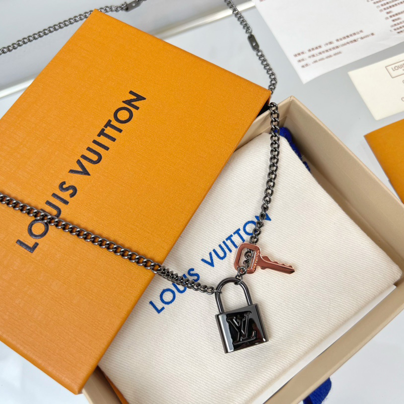 Louis Vuitton LV Padlock Pendant   M01149 - EUR FASHION