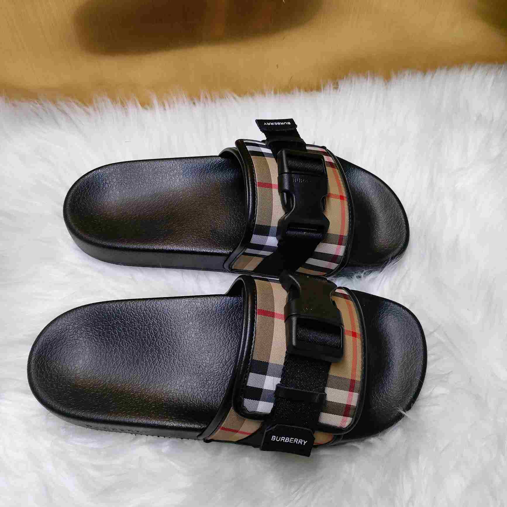 Burberry Buckle-strap Vintage Check Slides - EUR FASHION