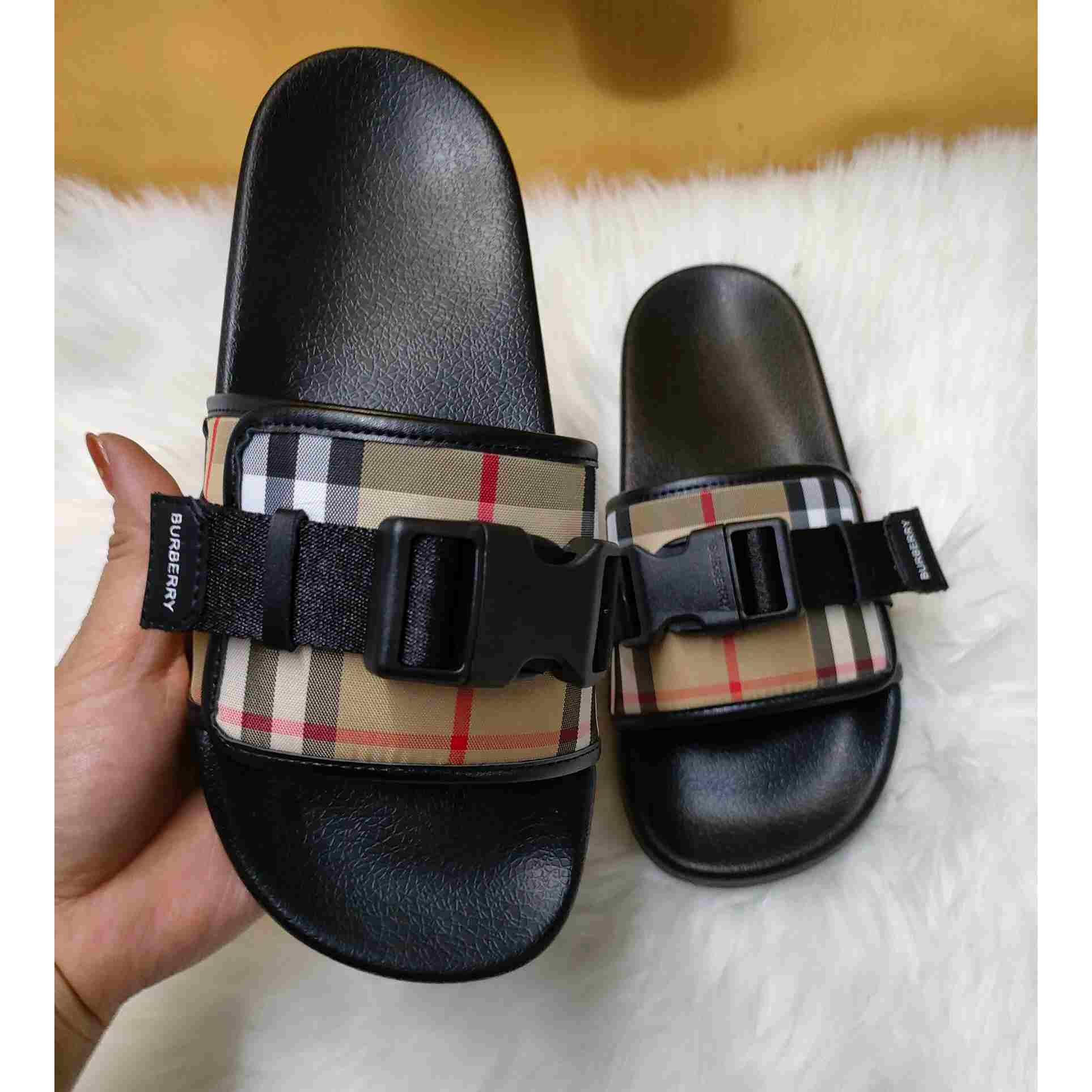 Burberry Buckle-strap Vintage Check Slides - EUR FASHION