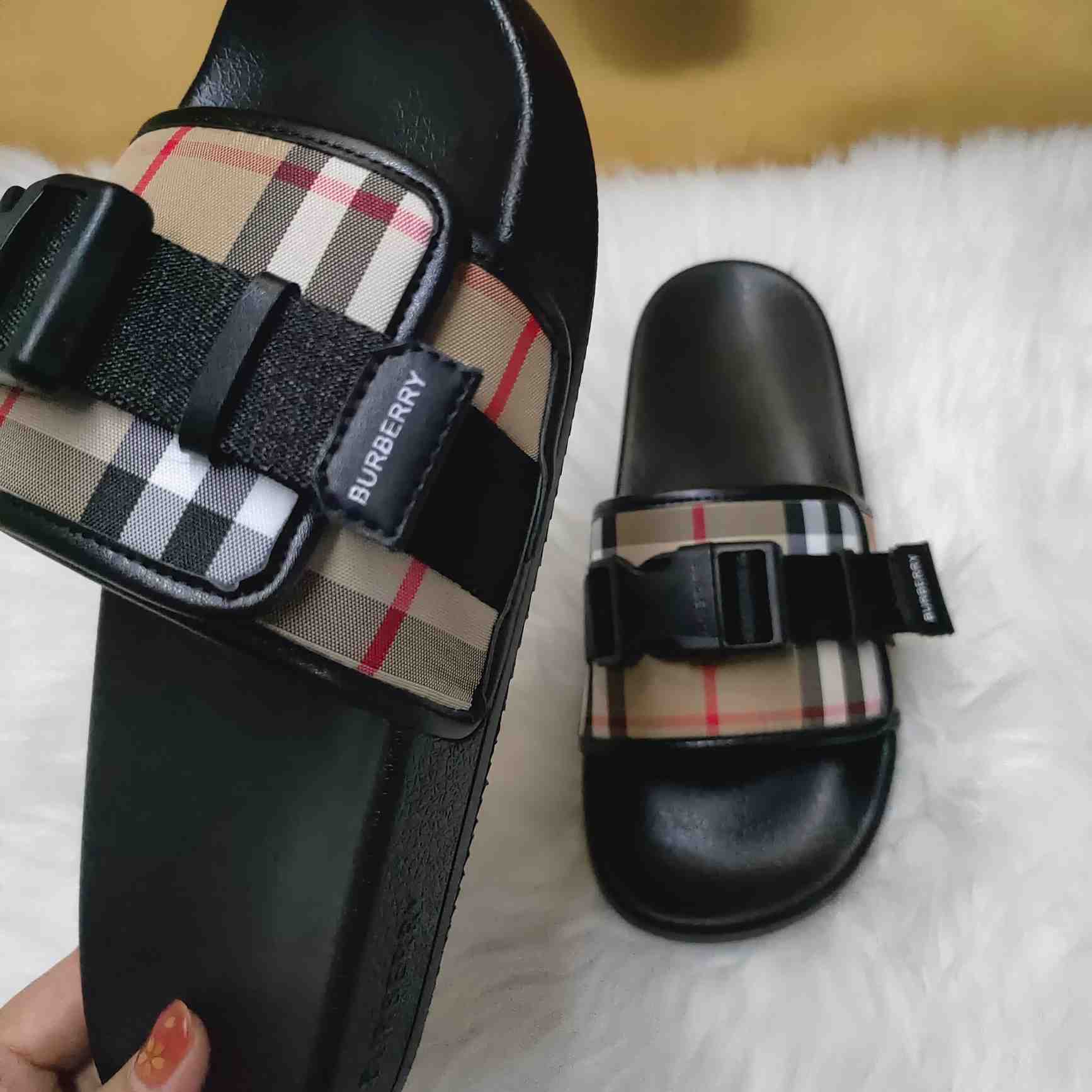 Burberry Buckle-strap Vintage Check Slides - EUR FASHION