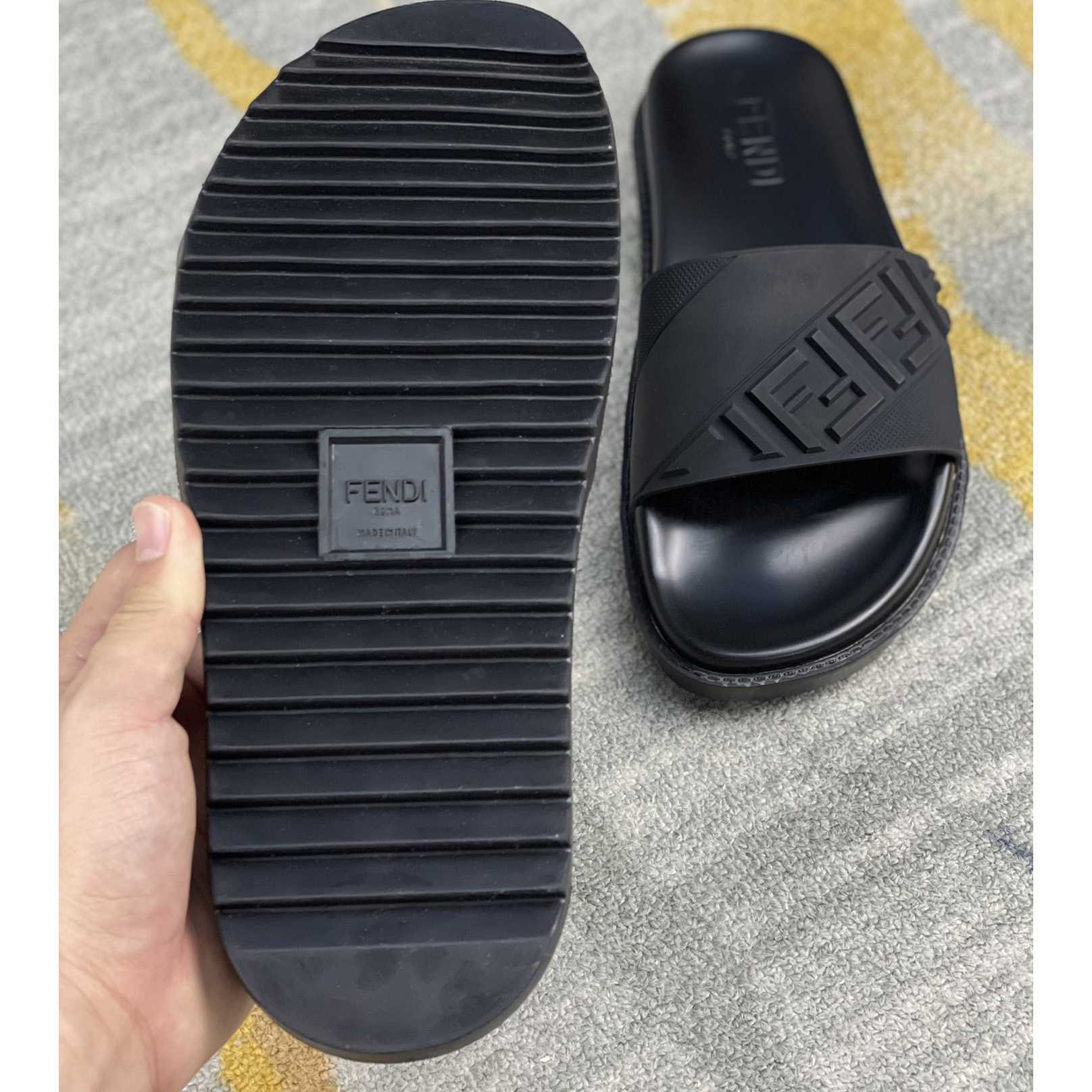 Fendi Black Rubber Footbed - EUR FASHION