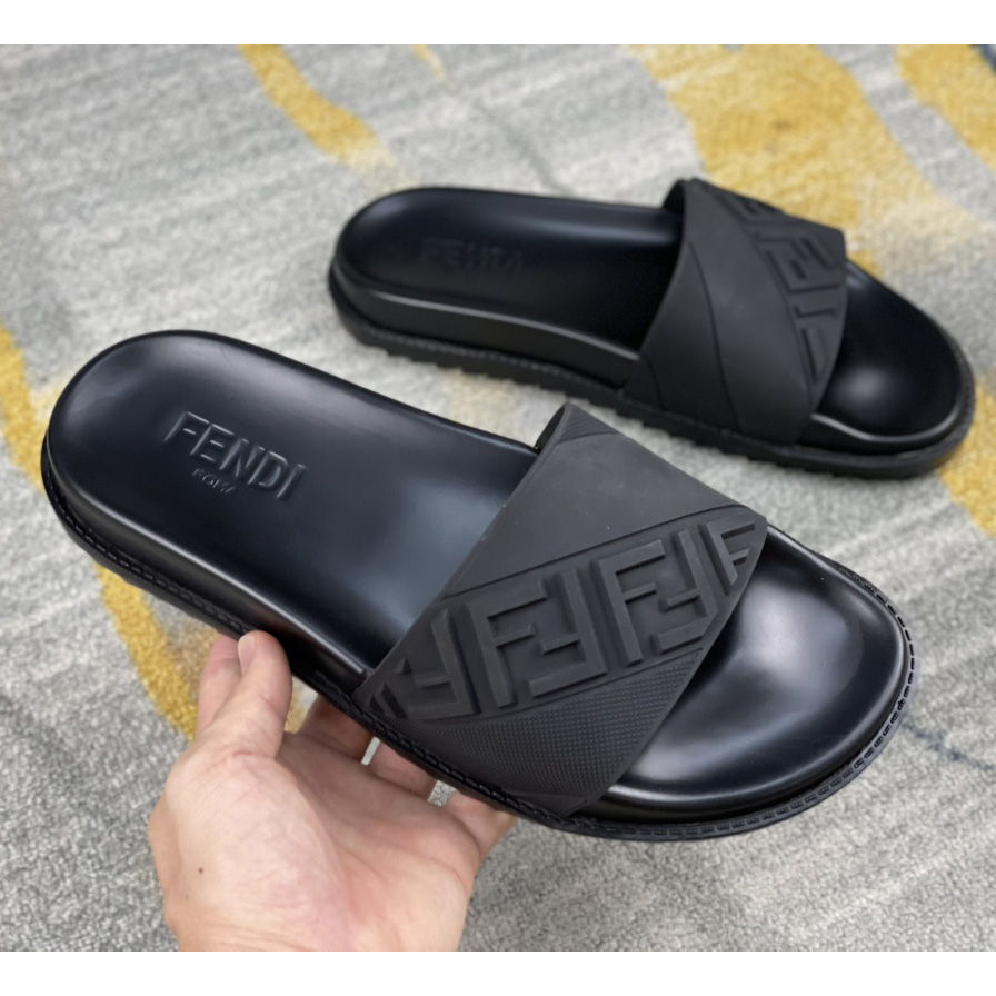 Fendi Black Rubber Footbed - EUR FASHION