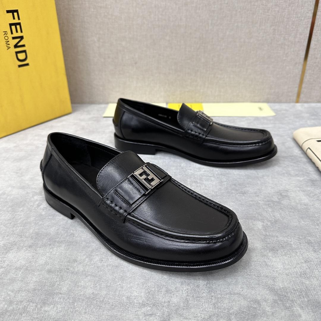 Fendi Men's Black Loafer - EUR FASHION