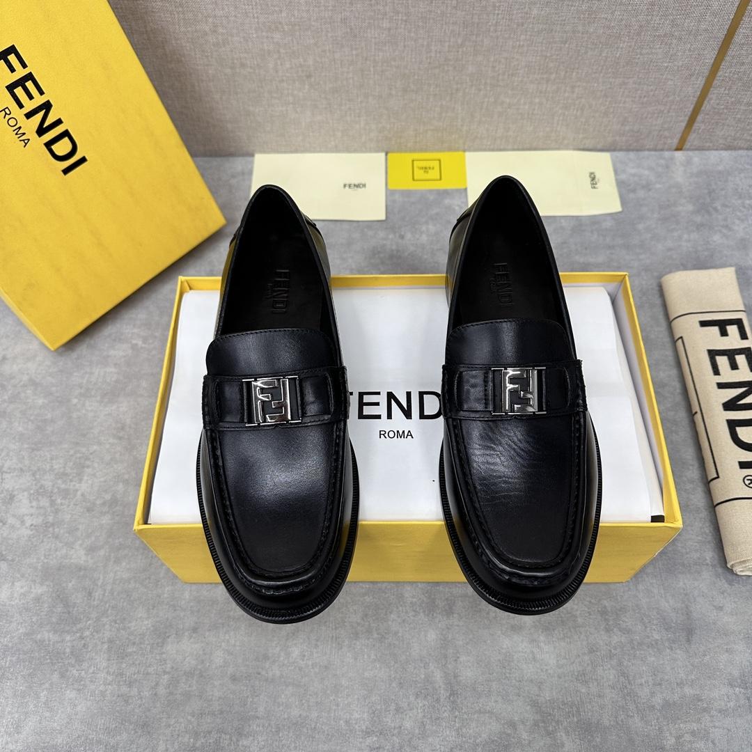 Fendi Men's Black Loafer - EUR FASHION