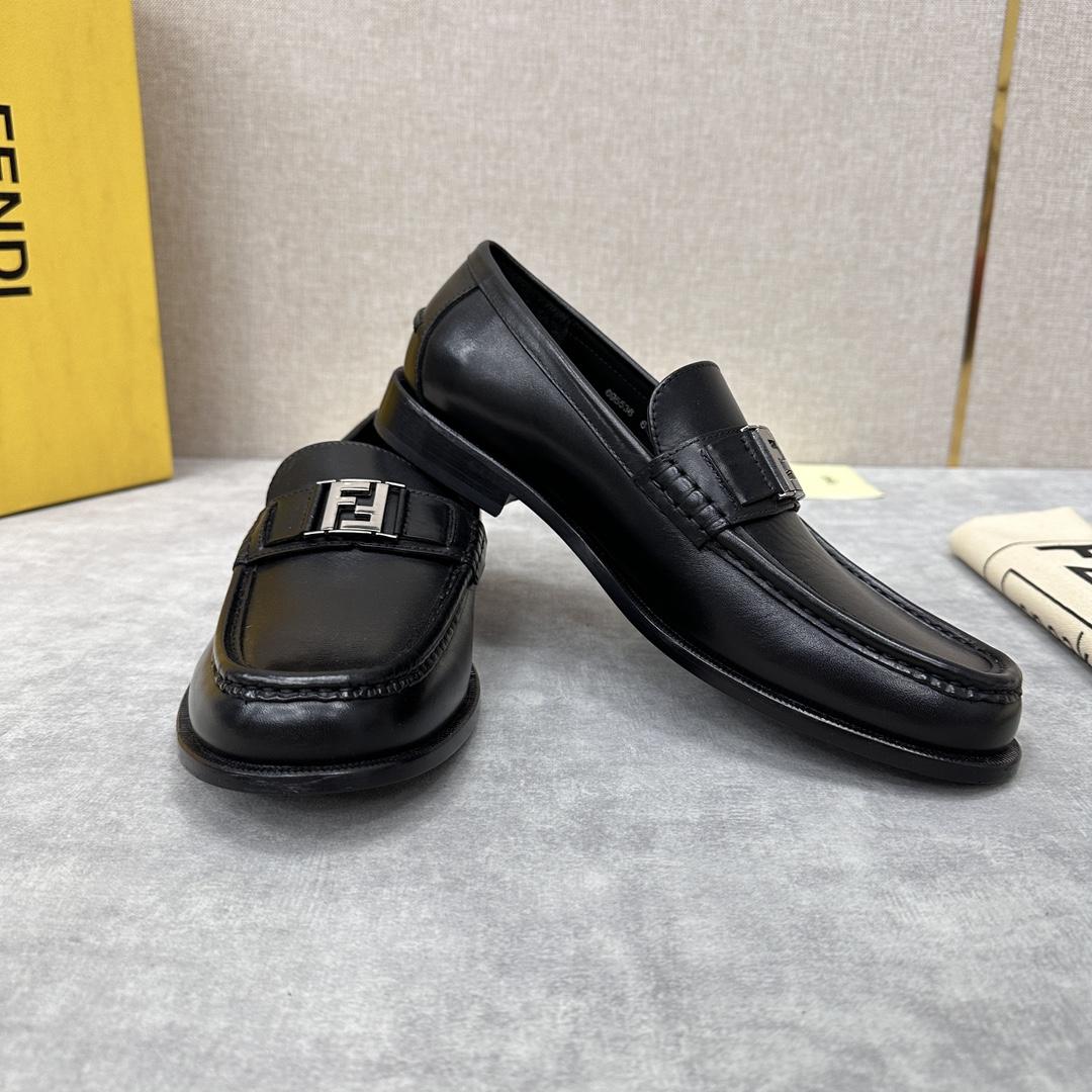 Fendi Men's Black Loafer - EUR FASHION