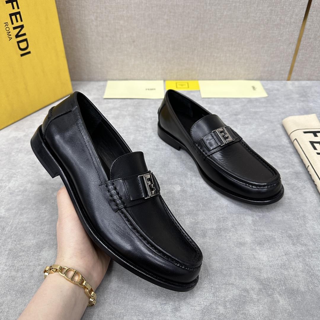 Fendi Men's Black Loafer - EUR FASHION