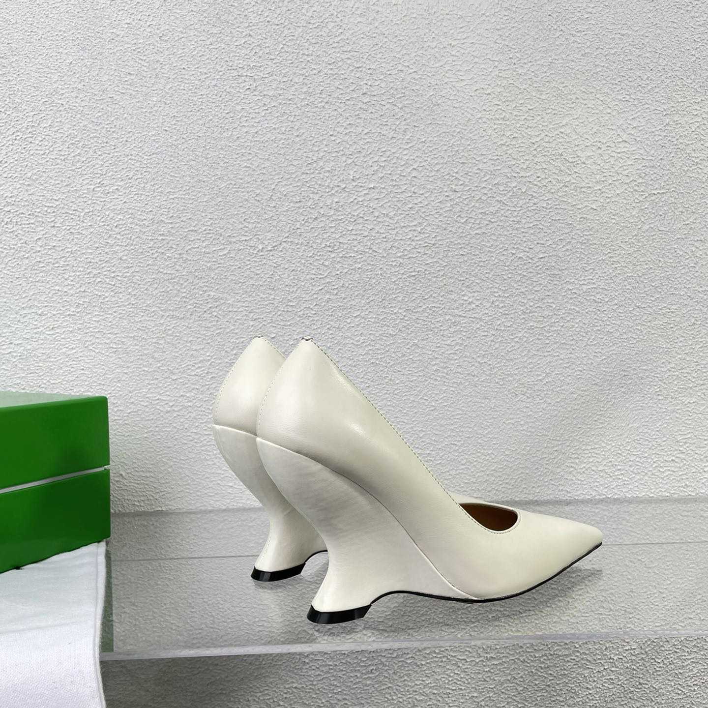 Bottega Veneta Punta Pump - EUR FASHION