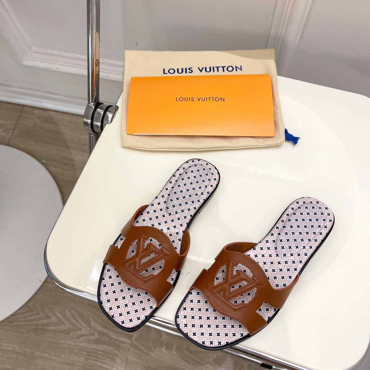 Louis Vuitton LV Isola Flat Mule - EUR FASHION