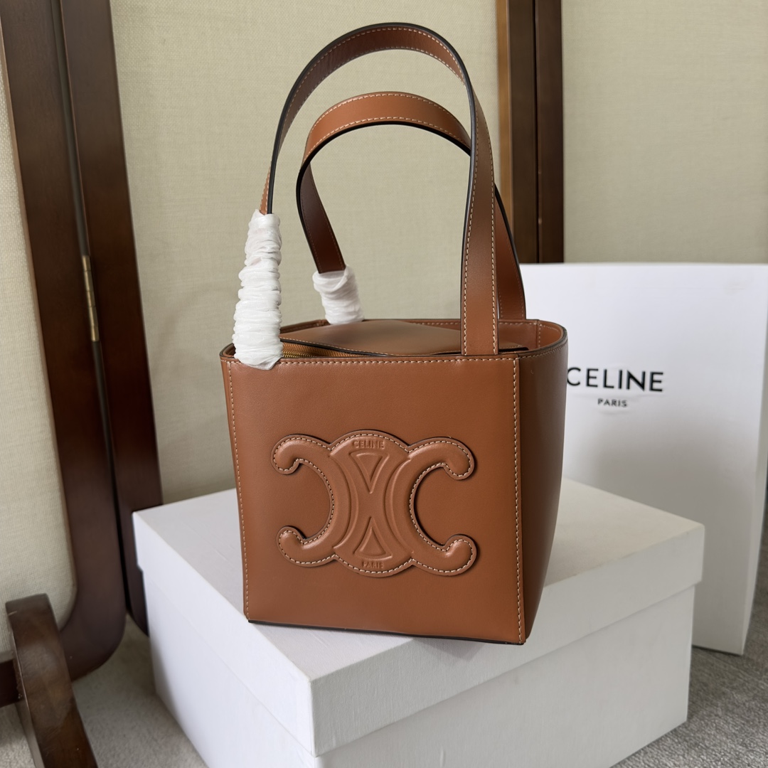 Celine Cube Bag Cuir Triomphe In Shiny Calfskin (15-15-15cm) - EUR FASHION