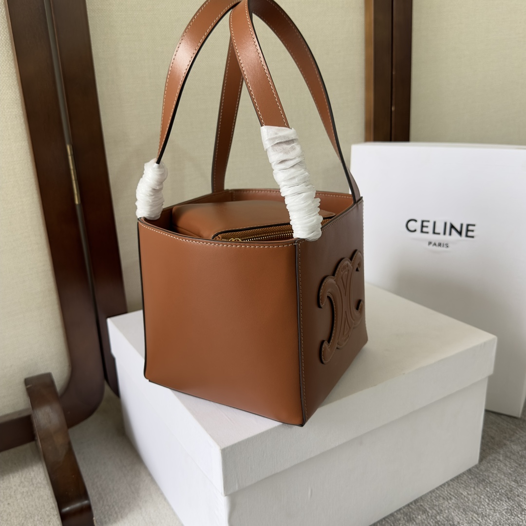 Celine Cube Bag Cuir Triomphe In Shiny Calfskin (15-15-15cm) - EUR FASHION