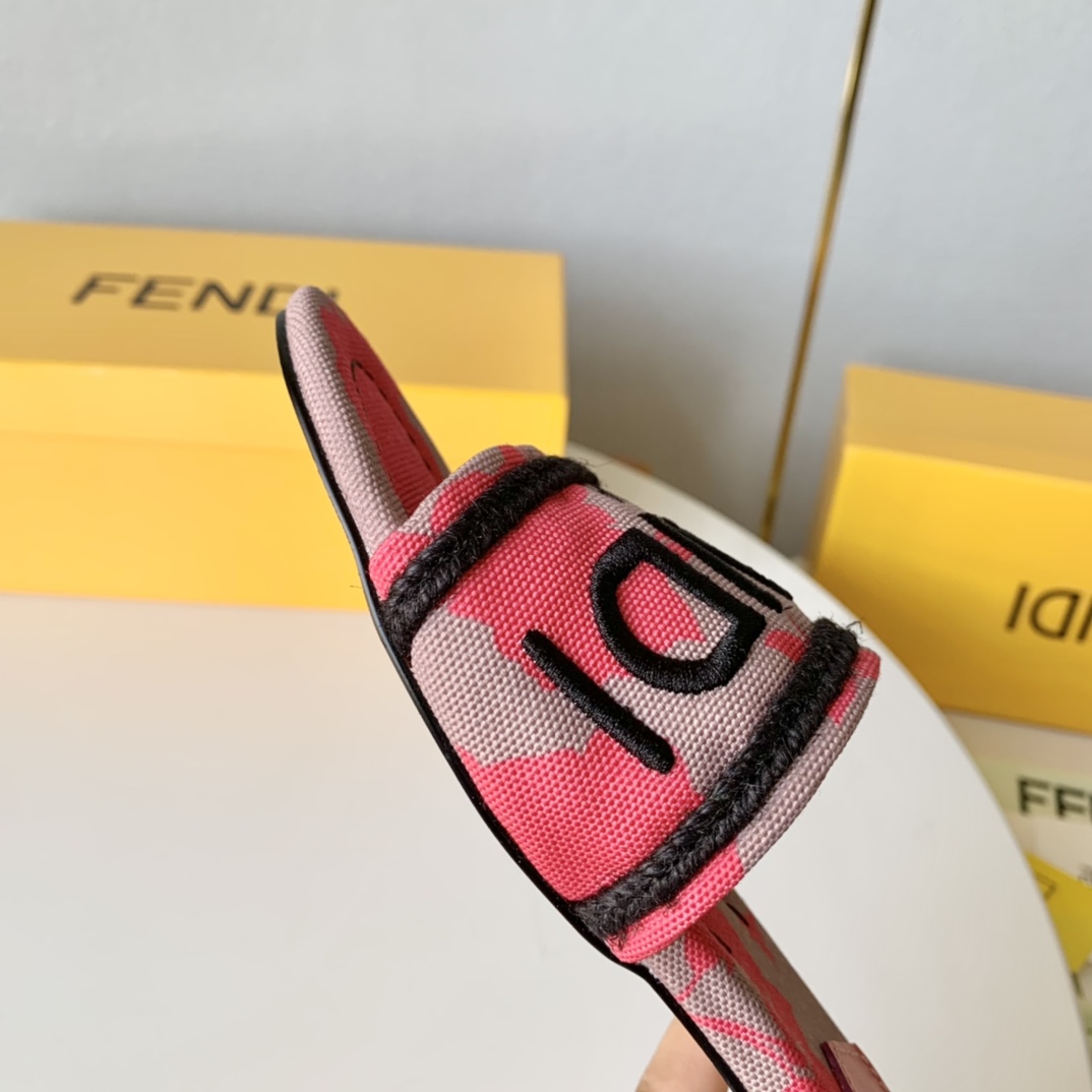 Fendi Signature Pink Canvas Slides - EUR FASHION