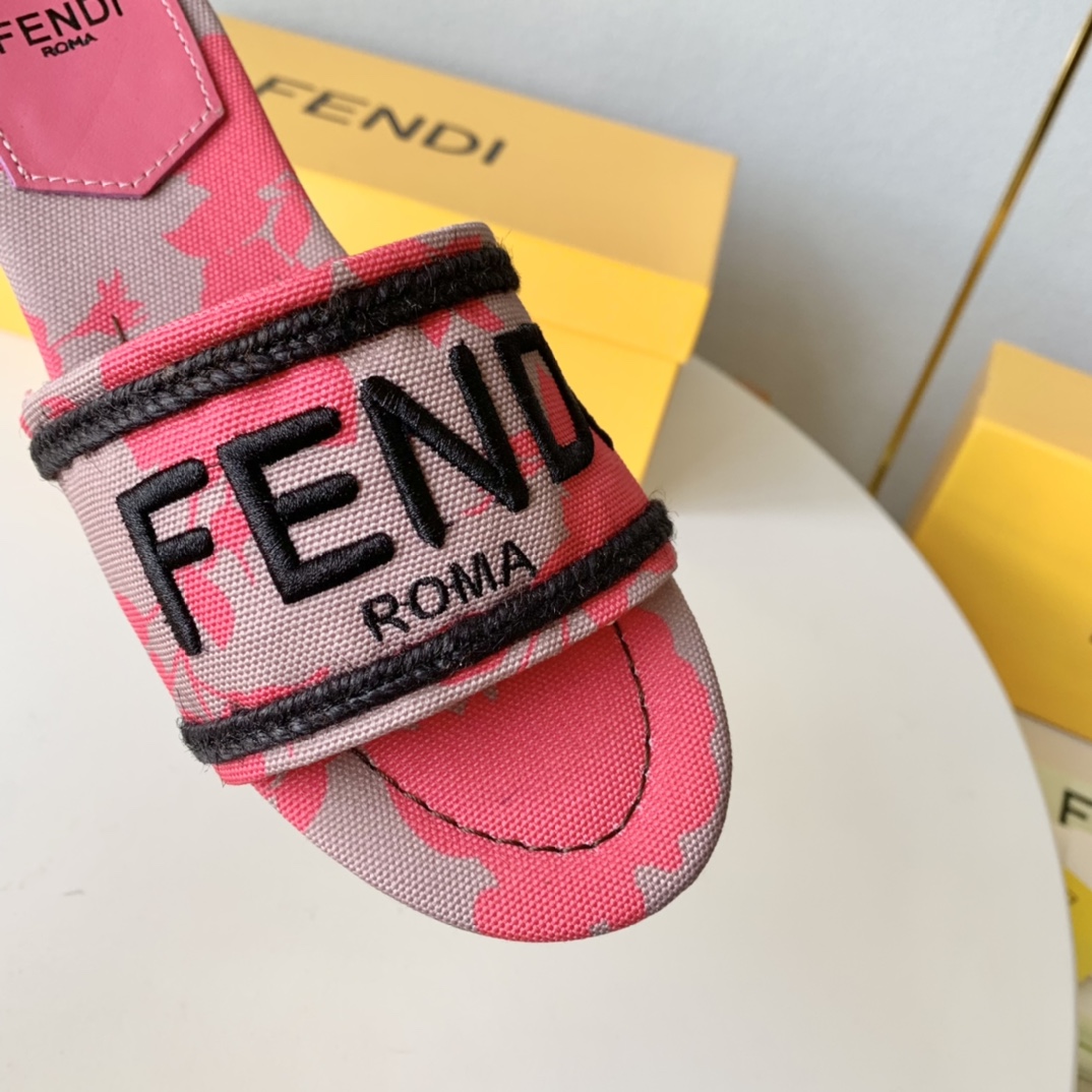 Fendi Signature Pink Canvas Slides - EUR FASHION