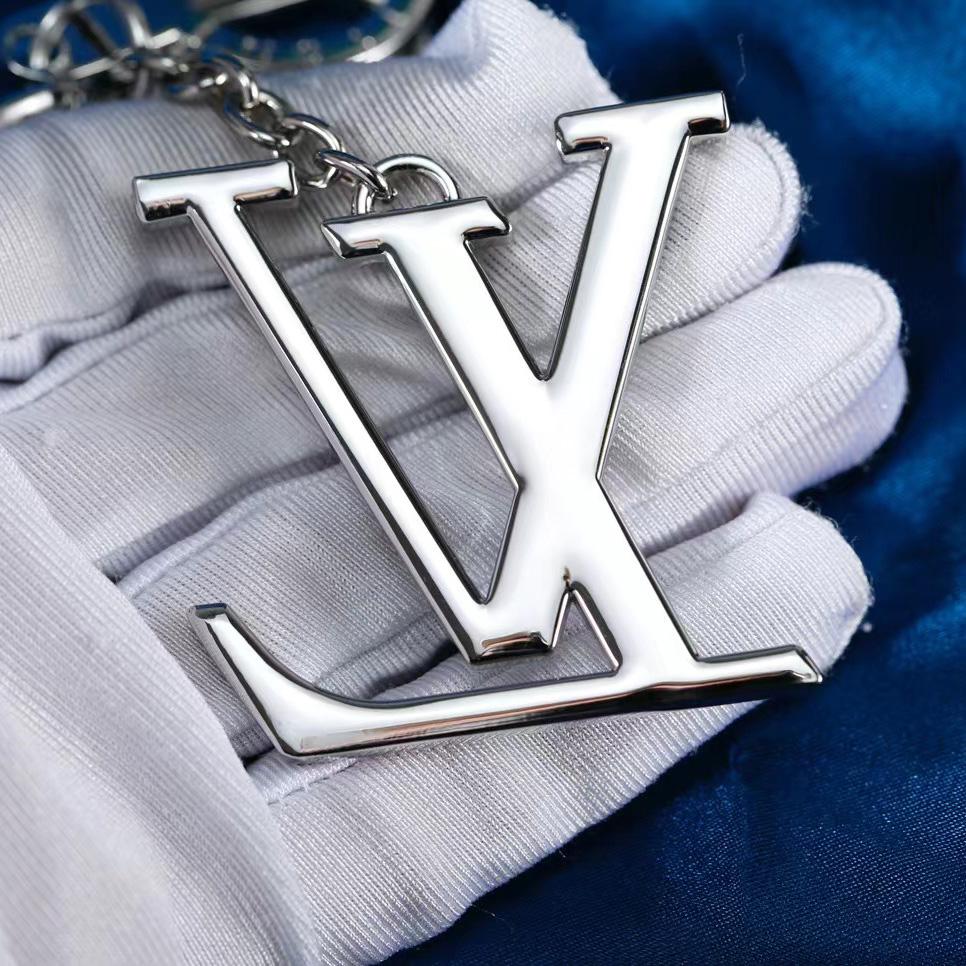 Louis Vuitton LV Initials Key Holder And Bag Charm   M01192 - EUR FASHION