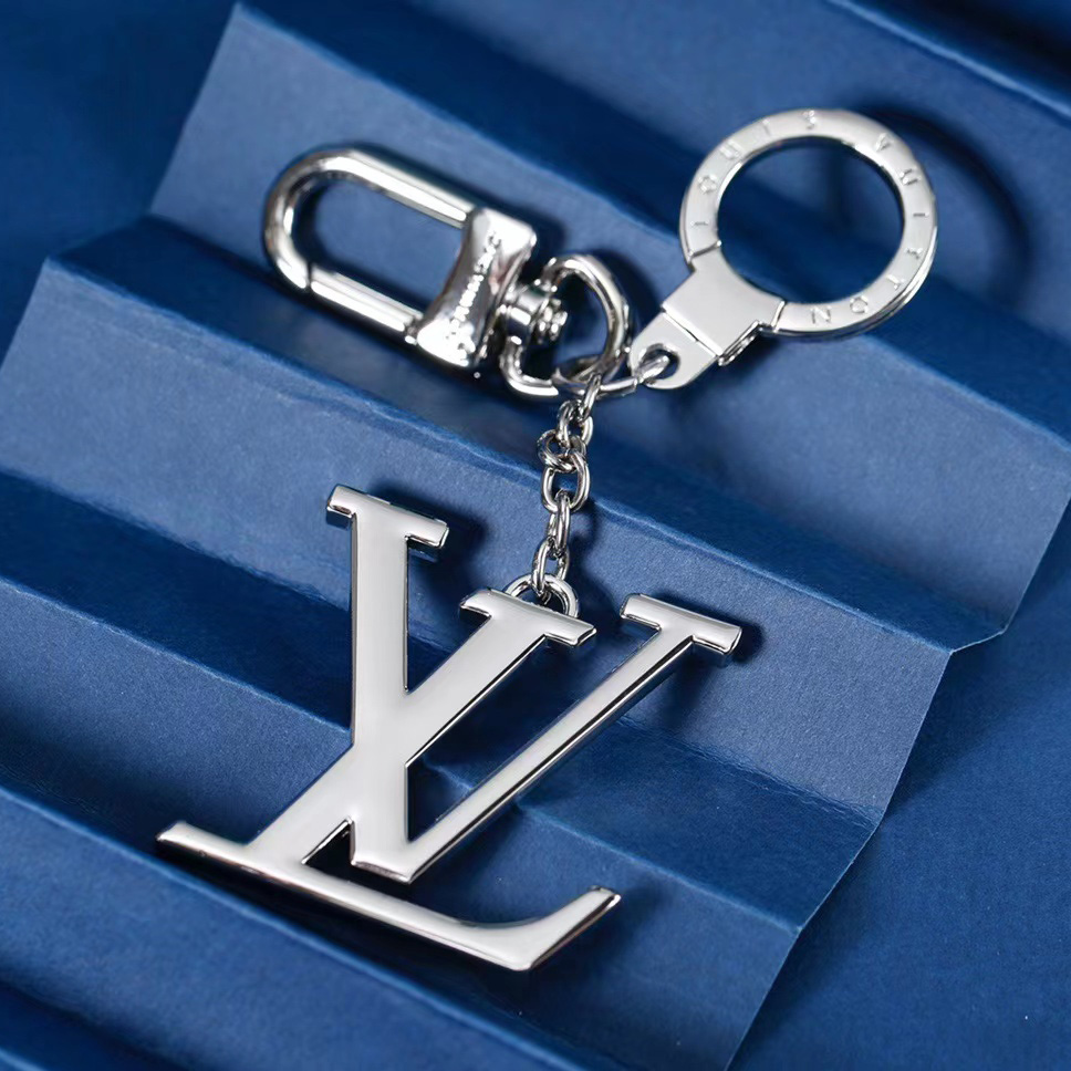 Louis Vuitton LV Initials Key Holder And Bag Charm   M01192 - EUR FASHION