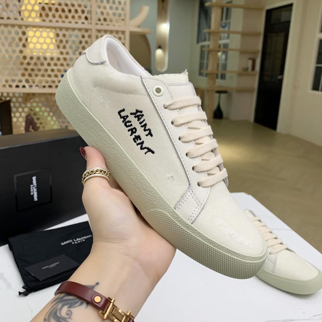 Saint Laurent Court Classic Sl/06 Sneakers Embroidered With Saint Laurent,In White Worn-look Fabric And Leather - EUR FASHION