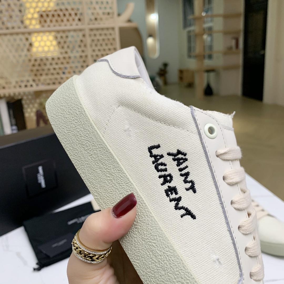 Saint Laurent Court Classic Sl/06 Sneakers Embroidered With Saint Laurent,In White Worn-look Fabric And Leather - EUR FASHION