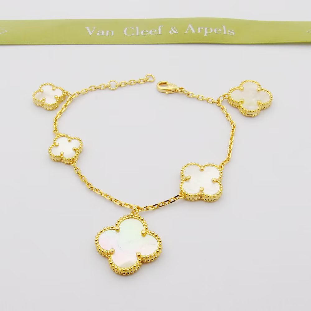 Van Cleef & Arpels Bracelet - EUR FASHION