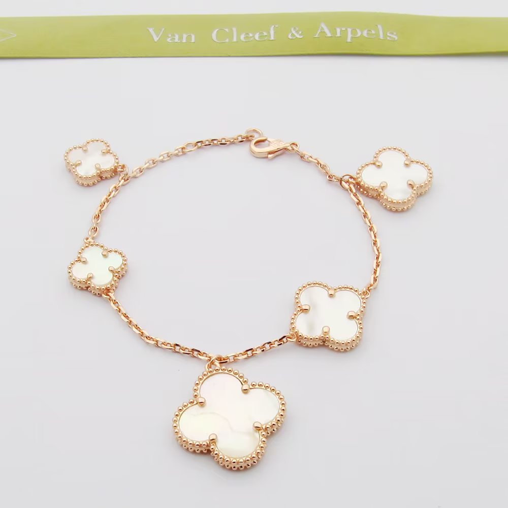 Van Cleef & Arpels Bracelet - EUR FASHION