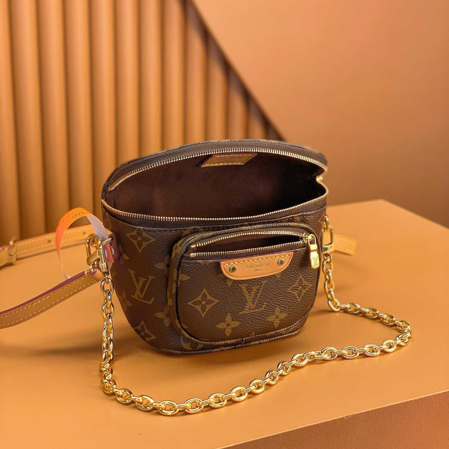 Louis Vuitton Mini Bumbag (17x12x9.5cm)      M82335 - EUR FASHION