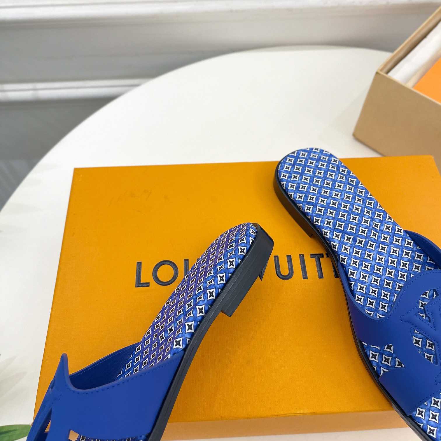 Louis Vuitton LV Isola Flat Mule - EUR FASHION