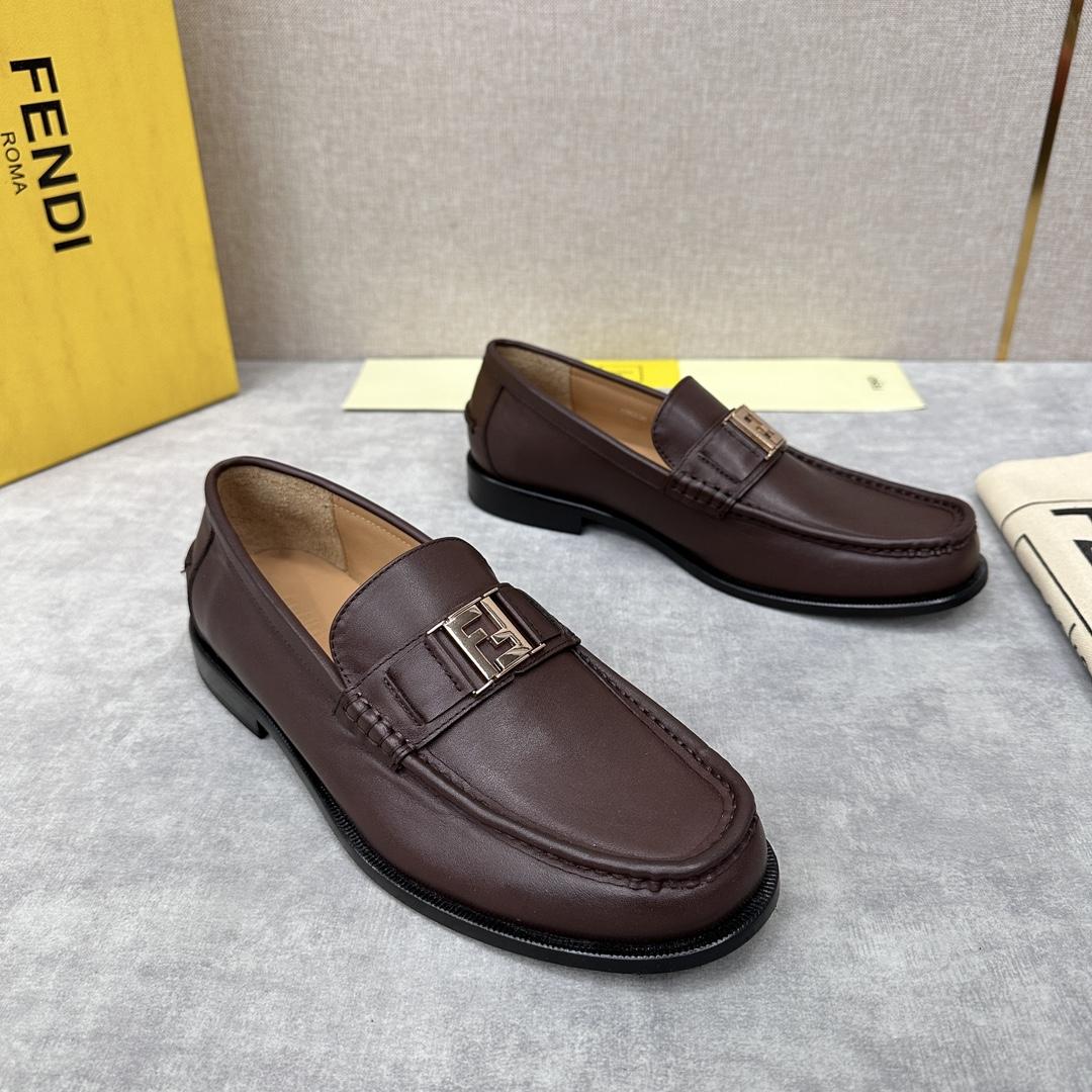 Fendi Men's Brown Loafer - EUR FASHION