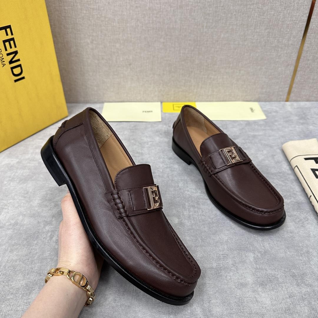 Fendi Men's Brown Loafer - EUR FASHION