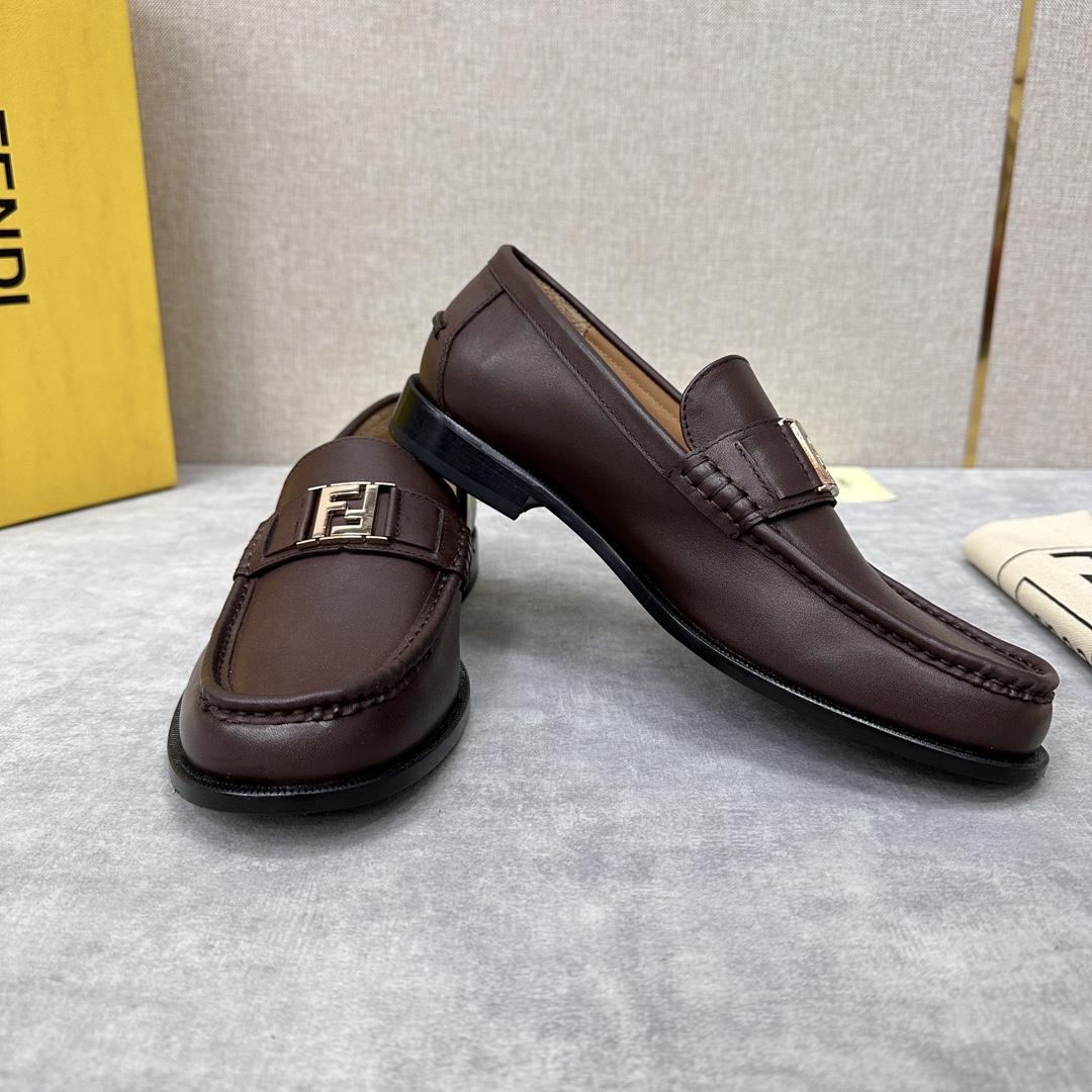 Fendi Men's Brown Loafer - EUR FASHION