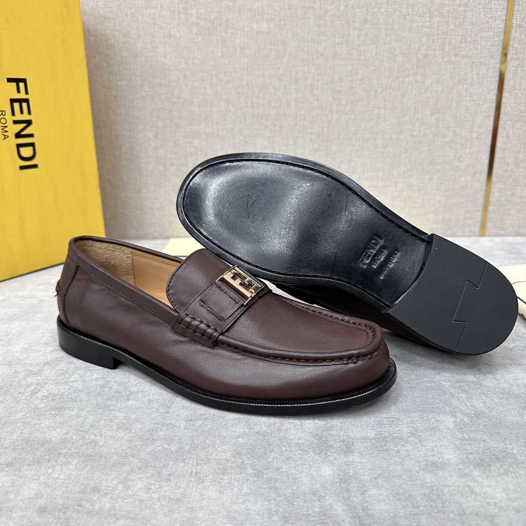 Fendi Men's Brown Loafer - EUR FASHION